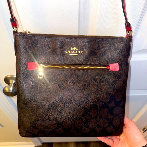 Coach crossbody - Picture 1 of 8
